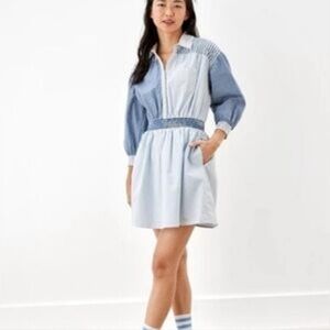 American Eagle Outfitters Blue and White Striped Shirt